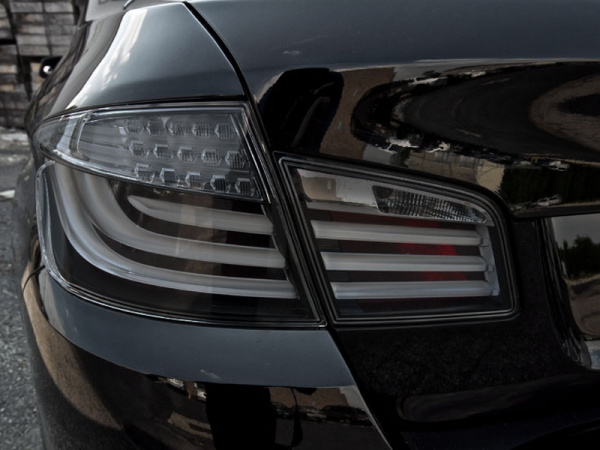 LED Lightbar Design Rückleuchten für BMW 5er F10 10-13 rauch